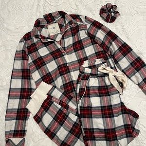 ABERCROMBIE AND FITCH PAJAMA SET
